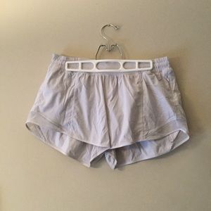 Lululemon White Hotty Hot Short 4”